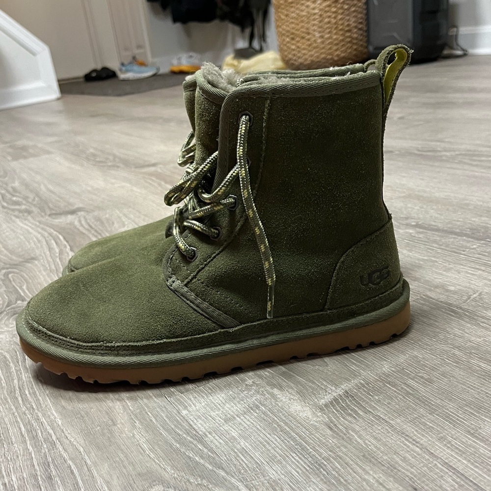 NEW Ugg Neumel High Burnt Olive Green Suede
Women's Boots